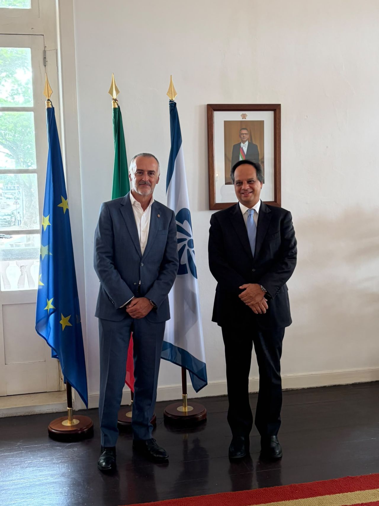 helder e embaixador